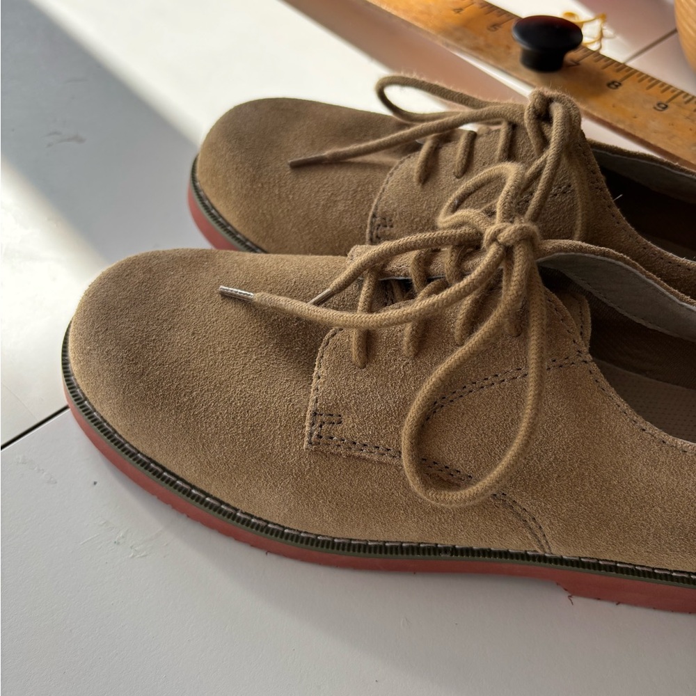 Eastland Ladies Suede Bucks-7.5-NWOB - Picture 3 of 5